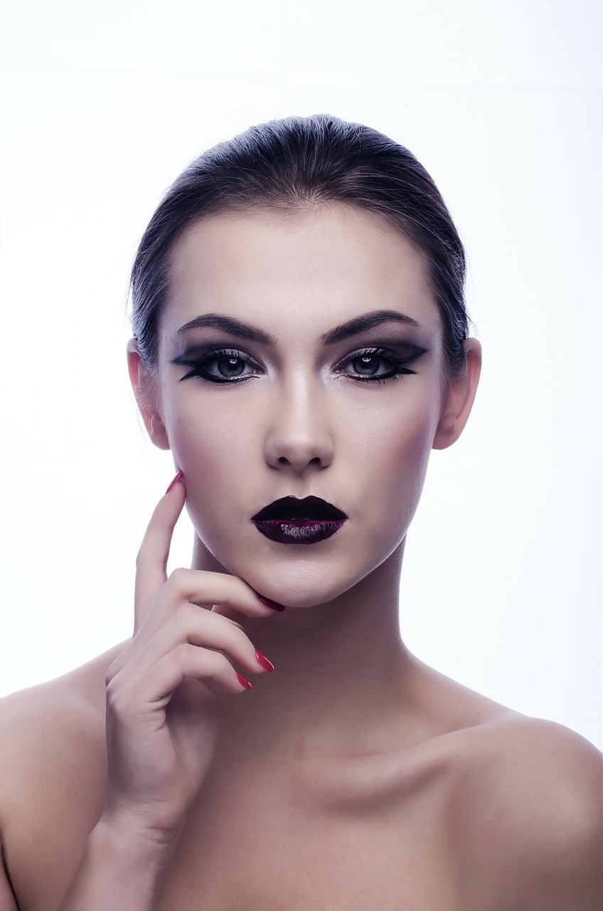 7 Trik Hasilkan Make Up Flawless untuk Pemula, Mudah